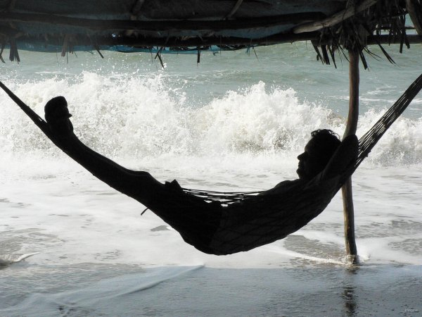143- Petite sieste sur les vagues de Manzanillo 
